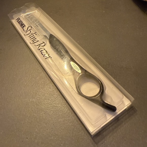 Feather Styling Razor - Picture 3 of 5